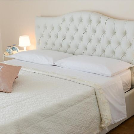 Filomena Chic Apartment Катания Екстериор снимка